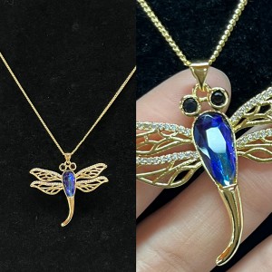 Or 18k-Collier pendentif libellule plaqué avec corps en cristal à facettes bleues, yeux de pierre précieusenoirs et détaillants d\'aile en filigrane pour lanature élégante-Bijoux inspirés